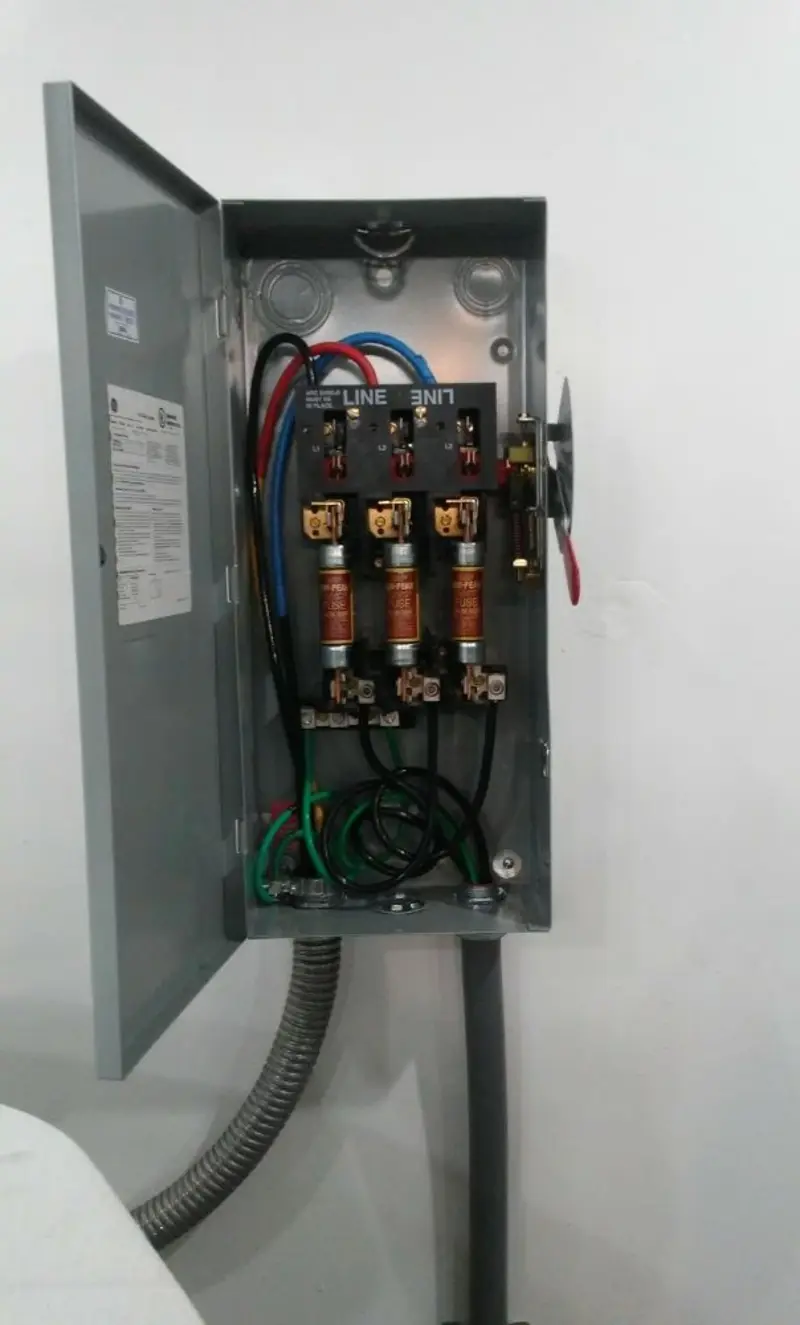 Three-phase disconnect switch installed for Smoke Detector Installation in San Jose